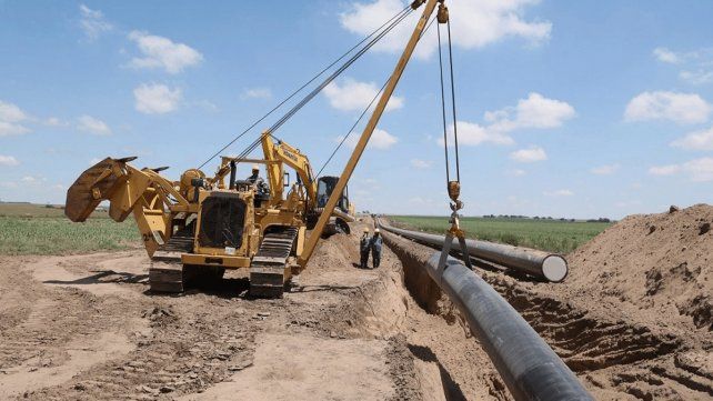 Abren la sexta válvula y llenan de gas natural el Gasoducto Néstor Kirchner del kilómetro 285 al 570. Este domingo será la habilitación
