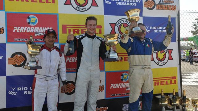 El podio del Turismo Pista 1600 con Luciano Martínez