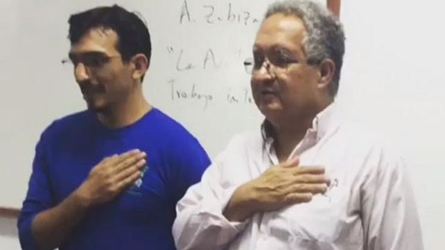 La insólita medida que toma un docente cuando sus alumnos llegan tarde