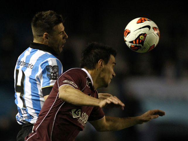 Lanús derrotó 2 a 1 a Racing en su debut en la Copa Sudamericana