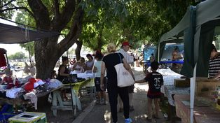 En la feria de la plaza Homero Manzi, también conocida como la Saladita del Sur, hay 1.300 personas vendiendo todos los sábados y domingos. El sábado pasado asesinaron a una puestera.