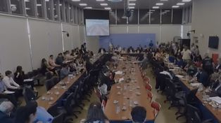 La reunión conjunta de las Comisiones de Legislación General y Finanzas.
