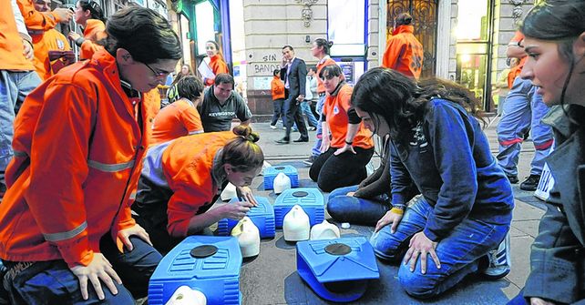 Asistencia clave. La reanimación cardiopulmonar es una técnica que permite salvar vidas ante emergencias médicas.