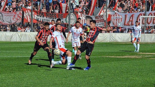 Patronato cayó 1-0 ante Talleres de Remedios de Escalada y complica su panorama.