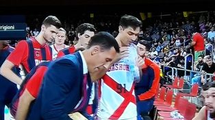 Baskonia perdió con Barcelona en el estreno de Delfino