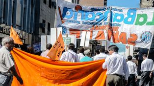 Los trabajadores bancarios definen el martes el alcance y la fecha de las medidas de fuerza