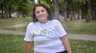 Entrevista a María Retamar, de Fonbec. Un esqueleto rojo. La excelencia educativa que fue. Escuela y planes sociales. Un puente entre padrinos y ahijados.