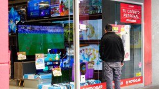 El Mundial cada vez más cerca, pero no los televisores: la venta en Rosario viene floja