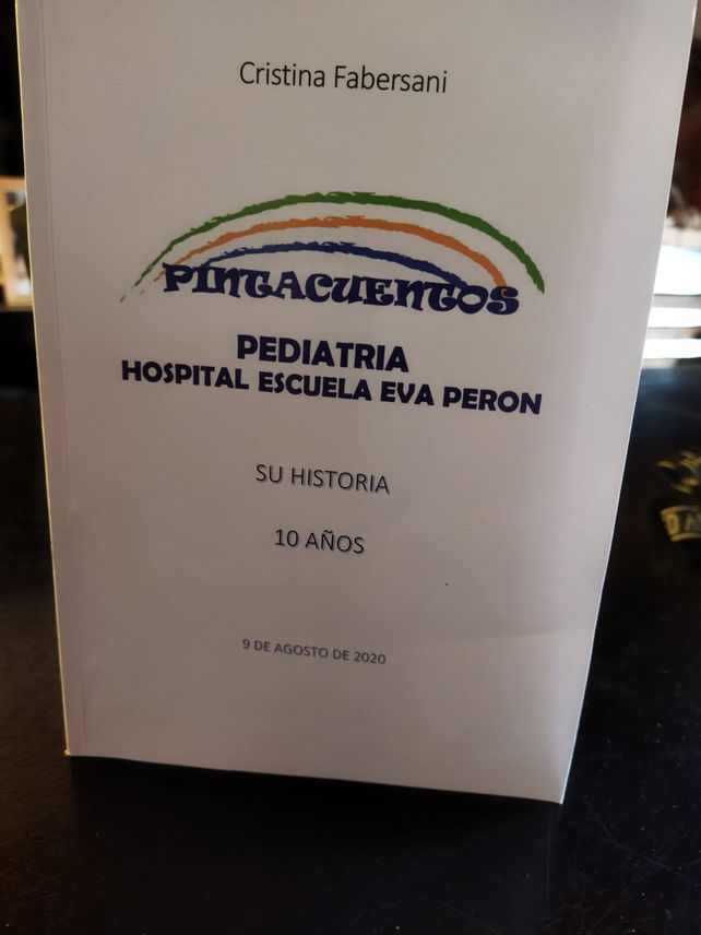 Portada del libro de 394 páginas que refleja el trabajo de diez años.&nbsp;