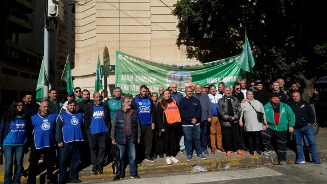 La Intersindical Rosario realizó una conferencia de prensa en las puertas de la sede central del Correo Argentino en Córdoba y Buenos Aires para exponer su adhesión al paro nacional.&nbsp;
