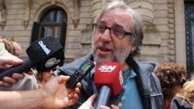 Gustavo Terés reclamó que se revierta la decisión del gobierno provincial de extender el pago de los salarios al personal provincial hasta el 15 de este mes.