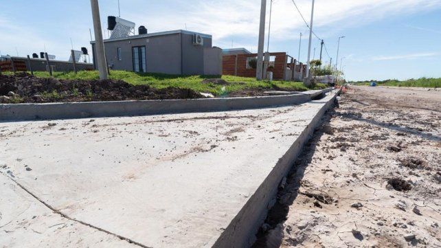 Los trabajos en el barrio Humedales del Oeste cuentan con una inversión de más de $9.473 millones y presentan un avance del 51%.
