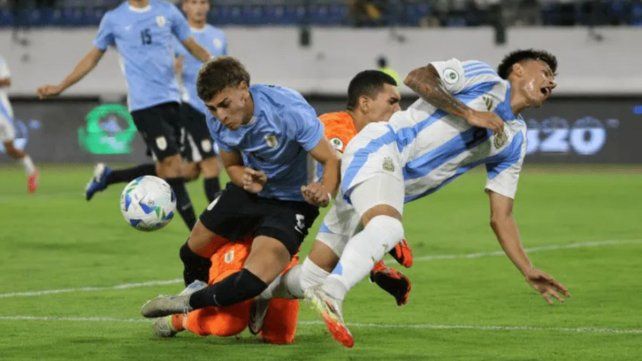 El momento de la lesión de Agustín Ruberto.