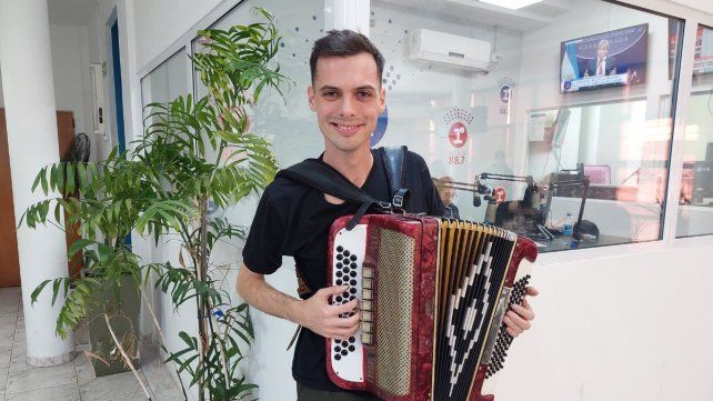 Enzo Demartini presentó su nuevo lanzamiento A Villa Fontana