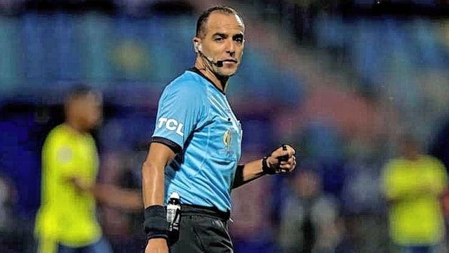 El uruguayo Esteban Ostojich tendrá a su cargo el control de la final entre Brasil y Argentina.&nbsp;