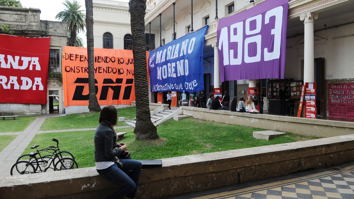 Docentes de la UNR retoman el paro y hoy se suman los profesores de la UTN
