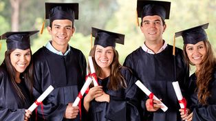 Egresados de Estados Unidos querellan a sus universidades
