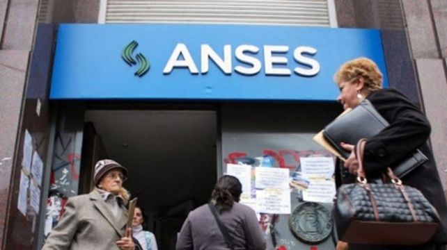 Jubilados y pensionados de Anses ya pueden conocer el aumento para febrero