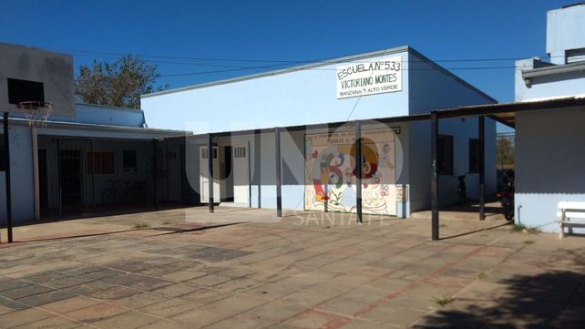 Tras el crimen de la docente, la escuela Victoriano Montes retomó las actividades