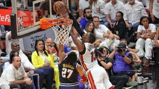 Denver Nuggets venció como visitante a Miami Heat y está 3-1