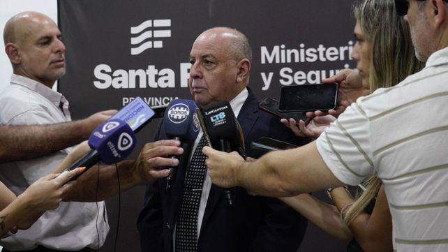 El secretario de Seguridad de Santa Fe, Omar Pereyra, ratificó que sigue vigente la recompensa de 15 millones de pesos para dar con los autores de las balaceras. 