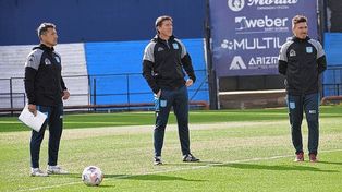 Claudio Ubeda planifica la visita de Racing a Patronato.