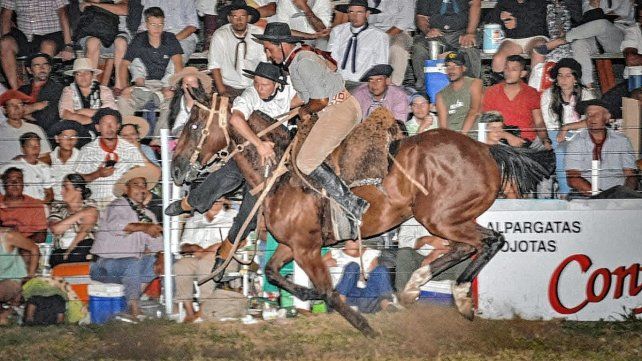 El jueves comienza la 51° edición del Festival de Jineteada y Folclore de Diamante. Habrá 20 tropillas y 350 montas. Los organizadores estiman que las cifras de asistentes superará la edición 2022
