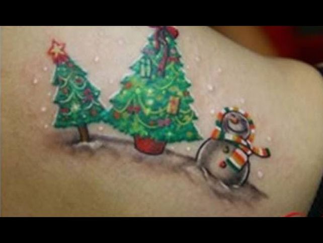 Zoncera navideña: una galería de tatuados con motivos navideños