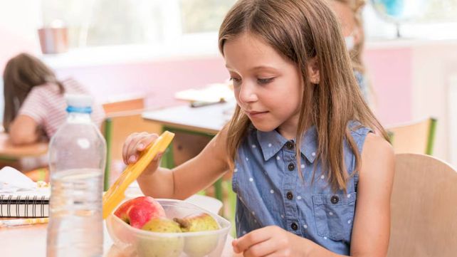 La alimentación saludable en menores de edad es fundamental para evitar enfermedades futuras