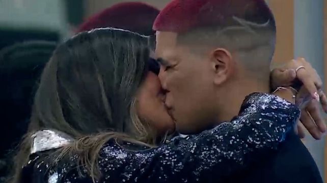 Thiago y Daniela reingresaron a la casa de Gran Hermano junto a sus hijas
