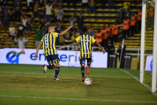 El sábado. Ferreyra ya definió y arranca con el festejo, acompañado por Marco Ruben.