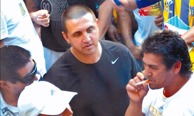 Le prohíben a Pillín Bracamonte, jefe de la barra de Central, el ingreso a la cancha en Buenos Aires