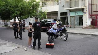 El local fue atacado dos veces en el mismo día: por la mañana le arrojaron una bomba molotov y por la tarde atentaron con diez balazos.&nbsp;