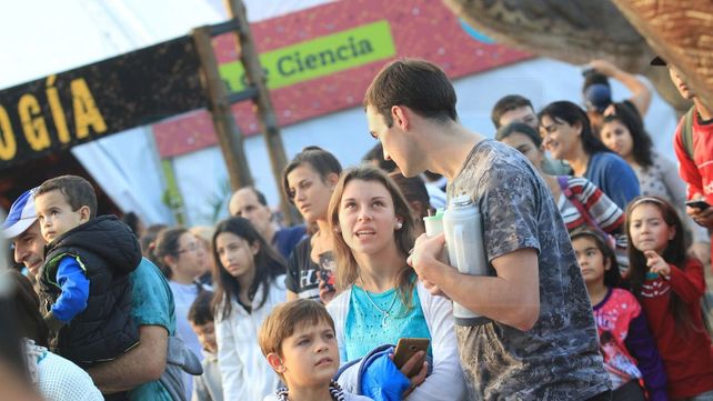 Grandes y chicos desafiaron el frío y recorrieron Tecnópolis Federal