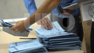 Escrutinio: Lewis dijo que lo de la web es un error de interpretación