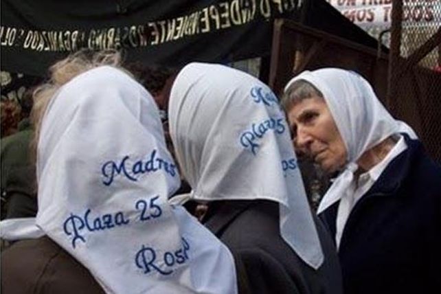 El gobernador les rinde homenaje a las Madres de Plaza de Mayo de la provincia