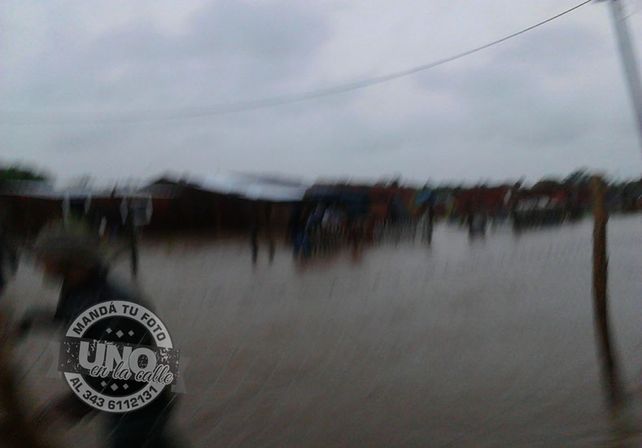 Terrible temporal de lluvia y viento generó graves destrozos en Paraná