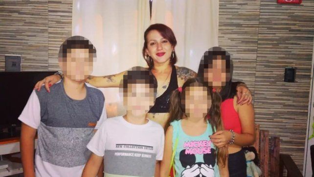 La víctima del femicidio era madre de cuatro niños.