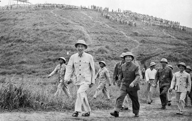 Genio militar. Ho Chi Minh es secundado por Giap durante la guerra de Indochina. El general en la actualidad.