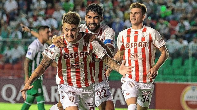 Unión derrotó a Oriente Petrolero 3 a 1 y es líder de su grupo de la Copa Sudamericana. Tiene 4 puntos.