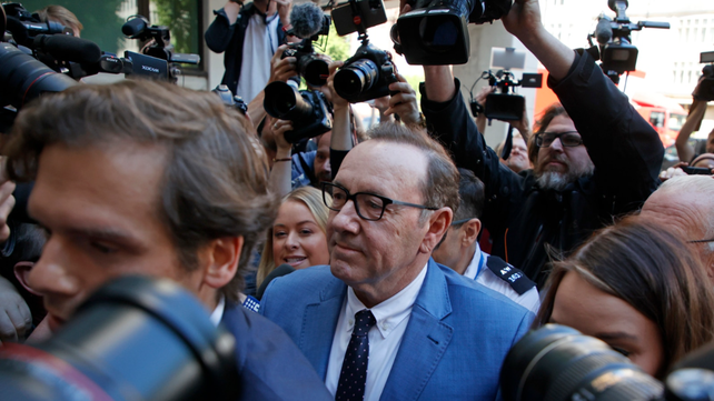 Spacey quedó citado nuevamente para el 14 de julio, cuando tendrá que presentarse ante el Tribunal de la Corona de Southwark.