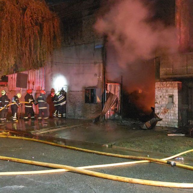 El incendio se desató después de las 20.