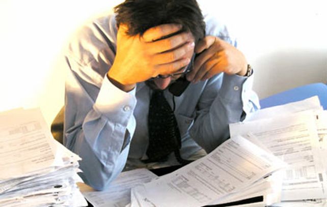 Es importante reconocer que trabajar horas excesivas también se asocia al alto riesgo de una depresión grave.