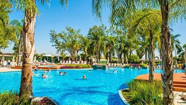 Termas de Río Hondo, un destino termal emblemático que combina descanso, bienestar y naturaleza en Santiago del Estero.