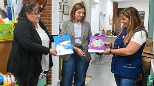 La provincia entregó 600 kits con útiles escolares para instituciones hospitalarias