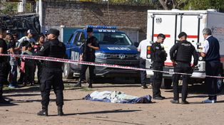 Algunos vecinos contaron que Marisol López fue con su hija en brazos a buscar a su marido y dos mujeres la atacaron. Una le clavó un cuchillo en el cuello.
