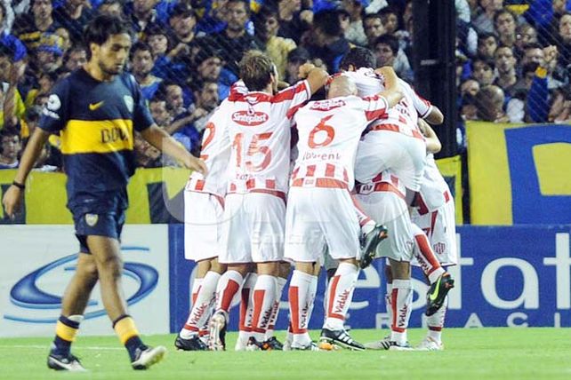 Batacazo y goleada: Unión venció 3 a 1 a Boca en la vuelta de Riquelme