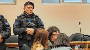 Bestial. Kunz se subió a la combi por la puerta del acompañante y le asestó varias puñaladas al conductor en su rostro.&nbsp;