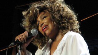 Legado. Tina Turner impactó con su voz potente y presencia escénica.