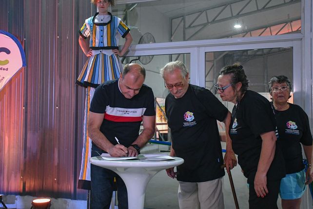 Nuevo salón de usos múltiples y anuncios de obras en la localidad de Alvear